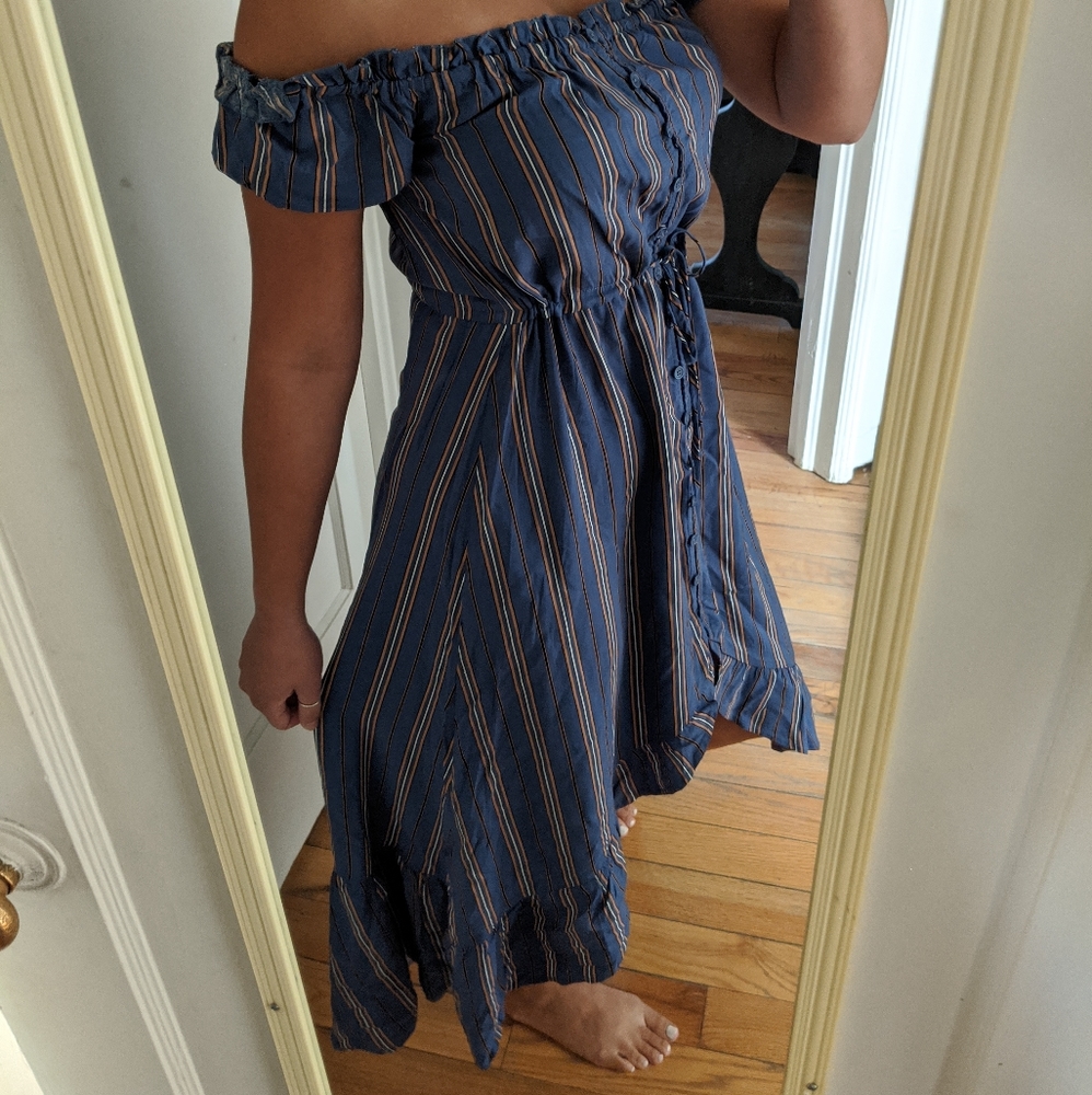 Dress - Picture 2 of 9